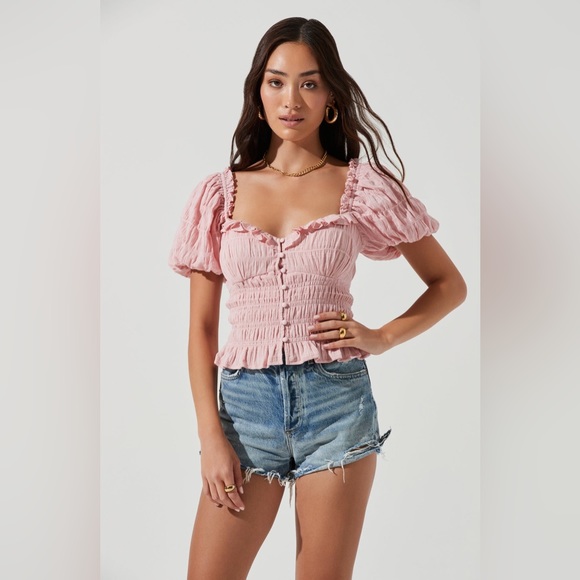 Astr Tops - ASTR ANZA SMOCKED PUFF SLEEVE TOP NWOT